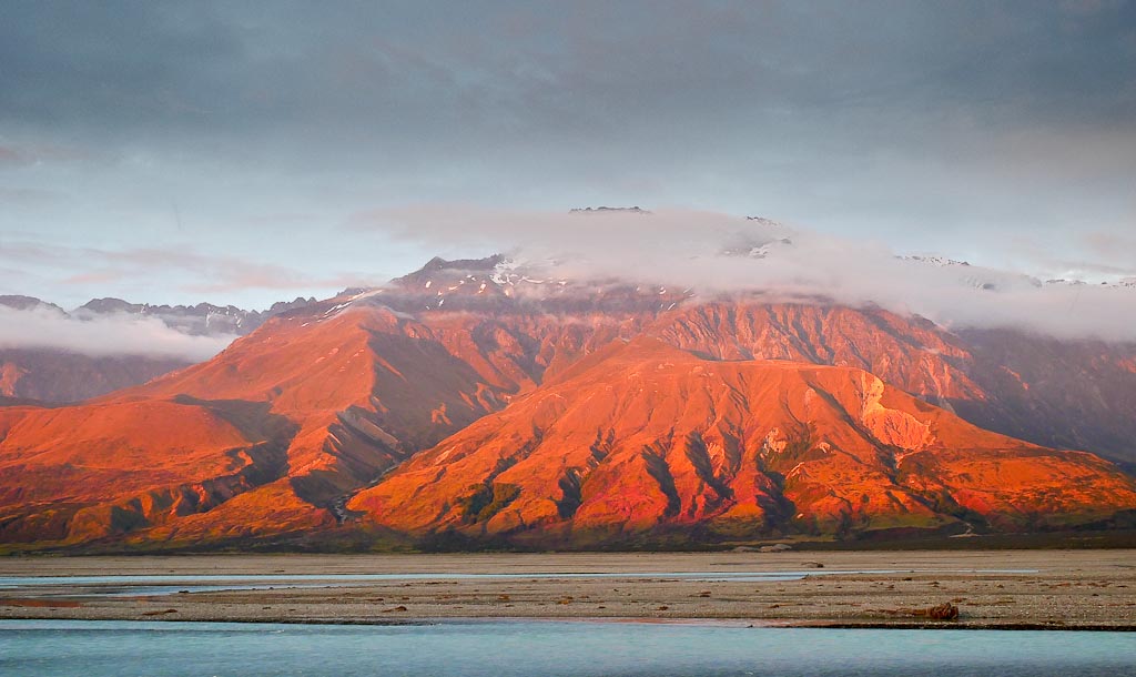 Tasman Riverbed dawn light