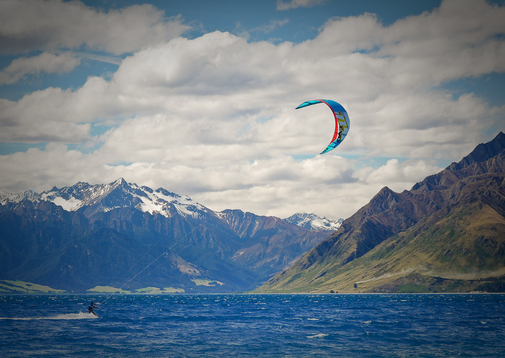 hawea-kite.jpg Hawea kiteing