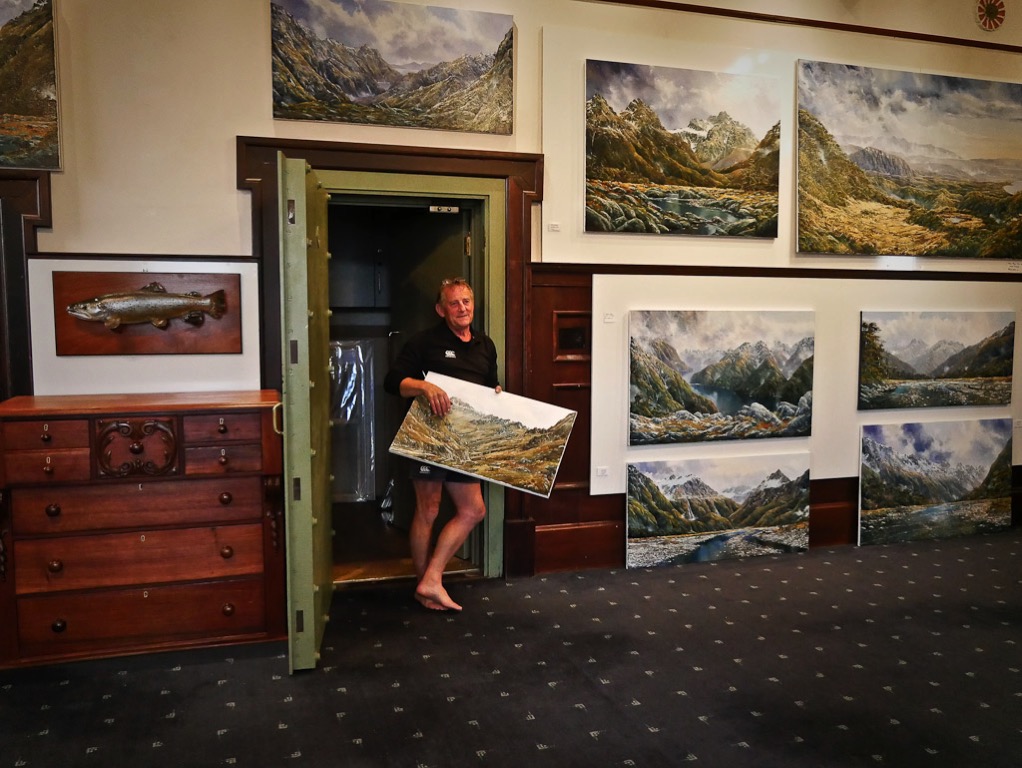 borland-2.jpg Artist Wayne Edgerton